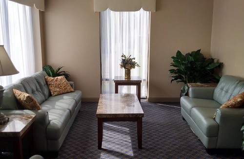 Hadley Hotel | Eco-Friendly Retreat at Howard Johnson by Wyndham Amherst