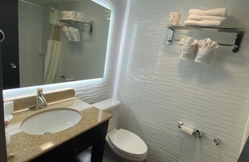 Clifton Hotel | Comfortable Stay at Howard Johnson in Clifton, NJ