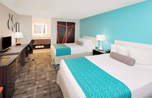 Florence Hotel | Explore Howard Johnson by Wyndham Florence: Guest Rated 8.8