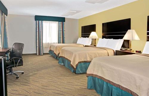 Washington Ave./ Memorial Park Hotel | Convenient Stay at Howard Johnson Houston Heights Downtown