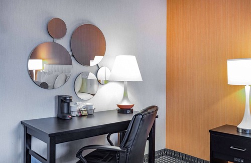 Lima Hotel | Relaxing Stay at Howard Johnson by Wyndham Lima with Pool