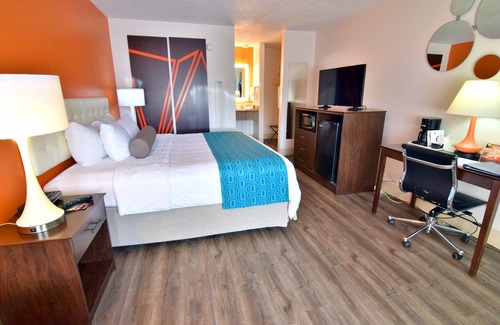 Fellowship Hotel | Convenient Stay at Howard Johnson Ocala with Pool & Breakfast