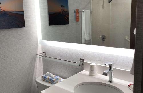Middletown Hotel | Discover Howard Johnson Middletown: Pet-Friendly Comfort