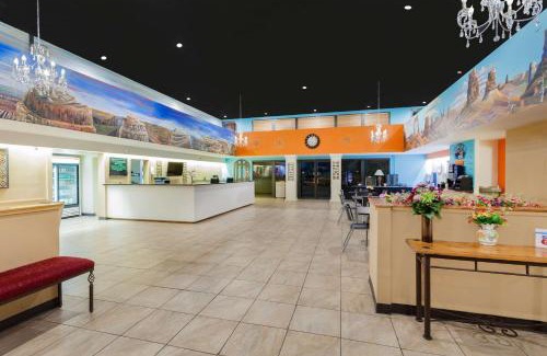 Yuma Hotel | Cozy Stay at Howard Johnson by Wyndham Yuma with Pool
