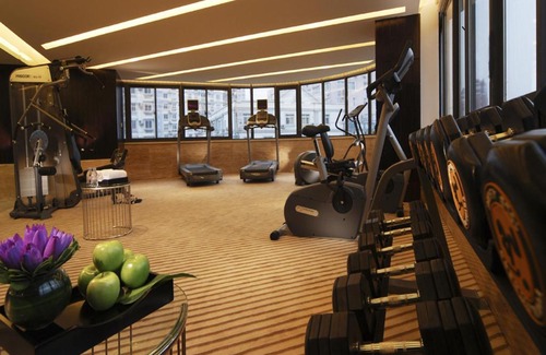 Yangpu Hotel | Elegant 5-Star Stay at Howard Johnson Caida Plaza Shanghai