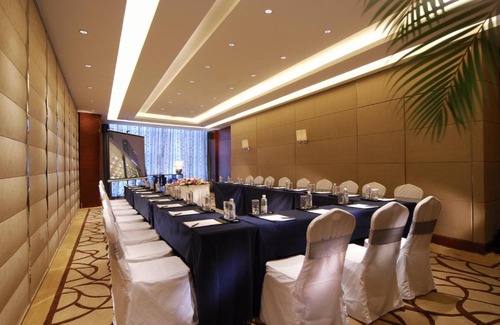 Yangpu Hotel | Elegant 5-Star Stay at Howard Johnson Caida Plaza Shanghai