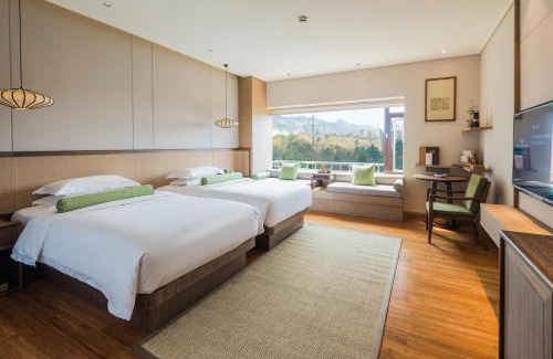 Dujiangyan Hotel | Discover Howard Johnson Conference Resort Chengdu's Spa & Pool