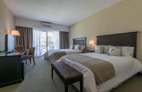 Carilo Hotel | Relax at Howard Johnson Hotel & Convention Center Madariaga