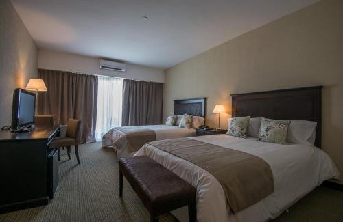 Carilo Hotel | Relax at Howard Johnson Hotel & Convention Center Madariaga
