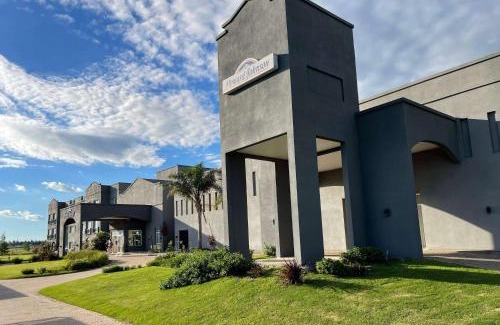 Funes Hotel | Relaxing Retreat at Howard Johnson Hotel & Resort Funes