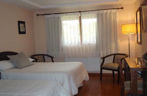 Rinconada Hotel | Inviting Howard Johnson Hotel Rinconada de Los Andes Stay