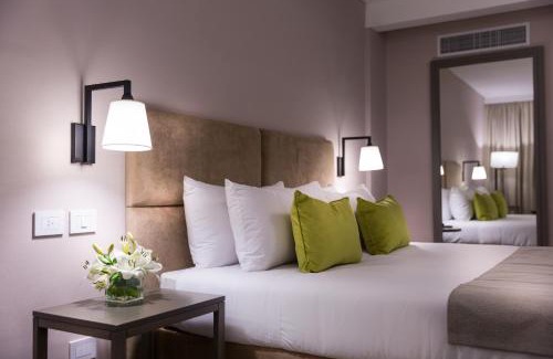 Buenos Aires Central Business District Hotel | Premier Howard Johnson Plaza Buenos Aires - Rated 9/10