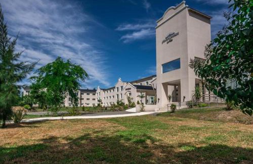 Lisandro Olmos Hotel | Experience Howard Johnson Plaza & Convention Center Spa