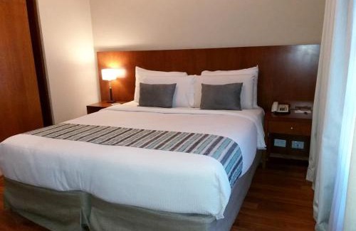 Belen de Escobar Hotel | Relax at Howard Johnson Resort & Spa Escobar with Pool Access
