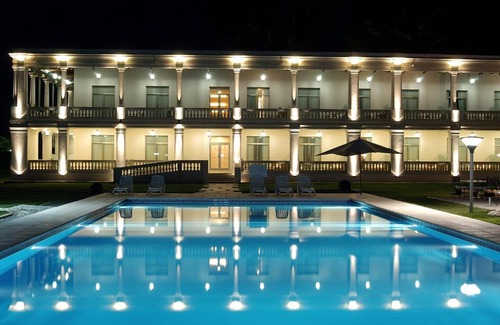 Alta Gracia Hotel | Relax at Howard Johnson Sierras Hotel y Casino in Alta Gracia