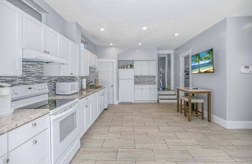 Harters Heights House | Ideal Howard St. Manor: Perfect ND Gameday Getaway!
