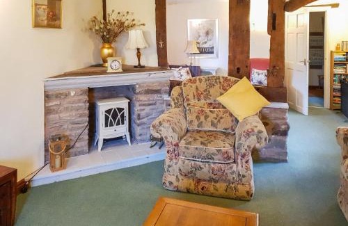 Leominster House | Discover Howards End: Family-Friendly Retreat with 9.3 Rating