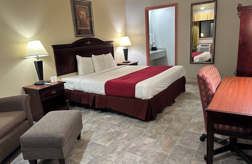 Eunice Hotel | Budget-Friendly Stay at Howards Inn Motel with Breakfast