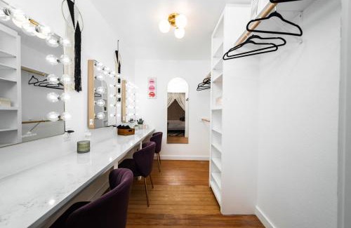 Fredericksburg House | Experience Howdy Haus: Pool, Hot Tub & Game Room Retreat