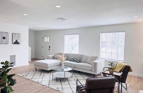 Milwood House | Modern Stay in Austin: Family-Friendly Comfort Awaits