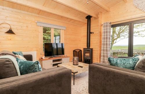 Kendal House | Discover Howgill Lodge: 4-Star Pet-Friendly Retreat