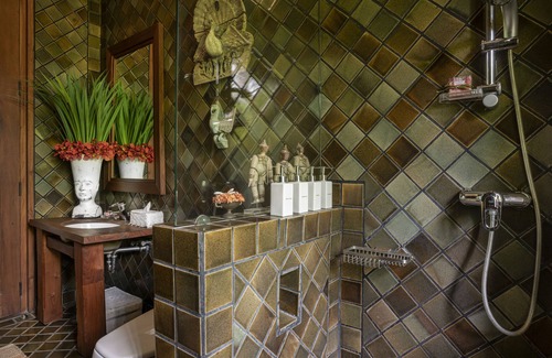 Mae Rim Hotel | Experience Howie's Homestay: 5-Star Family Retreat
