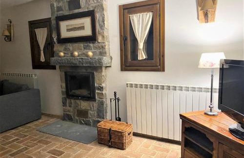 Hoz de Jaca Ski Chalet | Oceanfront Retreat at Hoz de Jaca, Casa Mas Mañanas