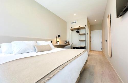 Quatre Carreres Hotel | Discover Comfort at HQ Arena Hotel with Family-Friendly Amenities