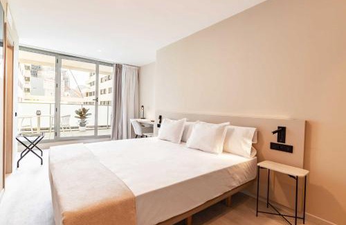Quatre Carreres Hotel | Discover Comfort at HQ Arena Hotel with Family-Friendly Amenities