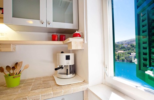 Sutivan Villa | Elegant Dalmatian Villa with Lush Garden & Ocean Views