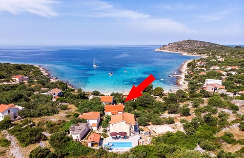 Drvenik Mali Apartment | Cozy Apartments Mira with Ocean View on Drvenik Mali