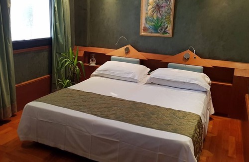 Monfalcone Hotel | HR Hotel - Guest Rated 9.2 with Spa and Restaurant Options