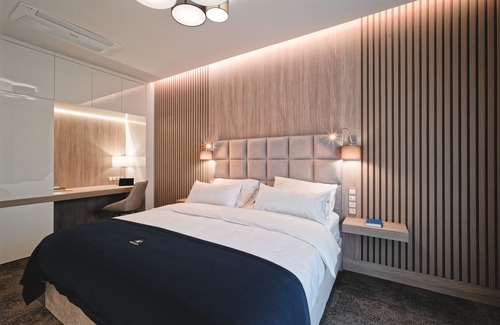 Hlohovec Hotel | Discover Hraniční zámeček: Guest Rated 9.8 with Spa & Pool