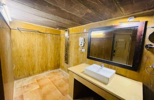 Jaisalmer Resort | Discover HRH Jaisalmer Desert Camp: 4-Star Pet-Friendly Retreat
