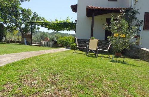 Toroni House | Discover Hristos House: Oceanfront Retreat with Great Reviews