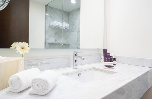 Centro Sur Hotel | Experience HS HOTSSON Hotel Querétaro: Rated 9/10 with Pool