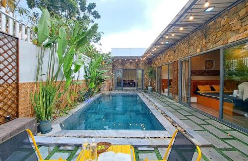 Tho Quang Beach Villa | HT Villa Da Nang by Hometown