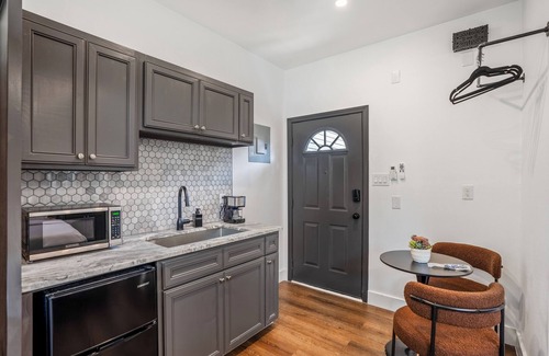 Greater East End Apartment | HTX Ultra Studio Suite #3