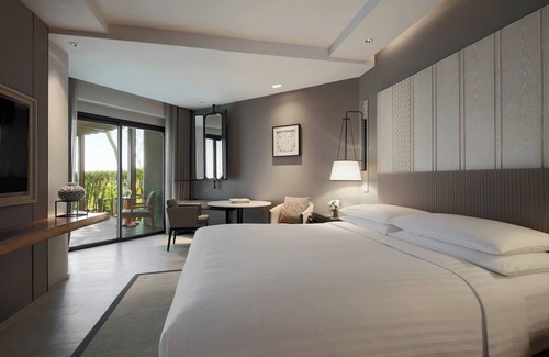 Hua Hin Hotel | Experience Luxury at Hua Hin Marriott Resort & Spa