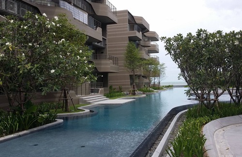 Hua Hin Condo | Beachfront Hua Hin Retreat with Pool and Spa Amenities