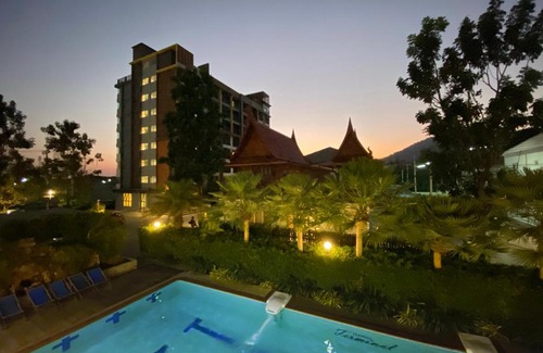 Hua Hin Hotel | Budget-Friendly Stay at Huahin Terminal with Pool Access