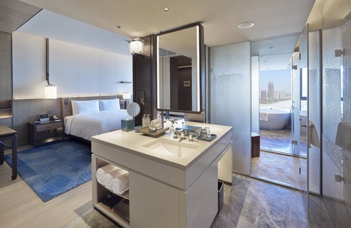 Pukou Hotel | Experience HUALUXE Nanjing Yangtze River: Guest Rated 9/10