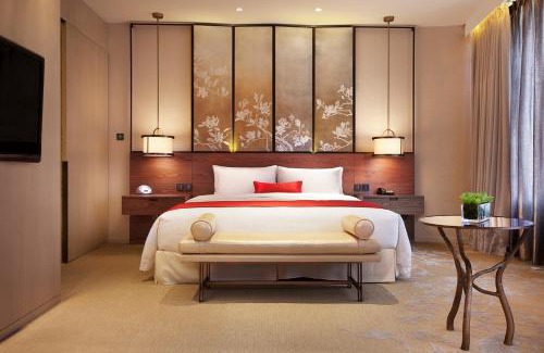 Xuhui Hotel | Elegant HUALUXE Shanghai Twelve At Hengshan Hotel Experience