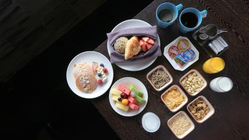 Yanta Qu Hotel | Discover HUALUXE Xi'an Tanghua: Top-Rated 5-Star Comfort