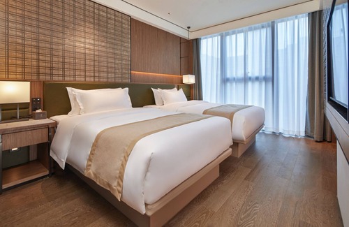 Miaolingjiuwei Hotel | Discover HuaMan Hotel DongGuan TangXia - Family-Friendly Stay