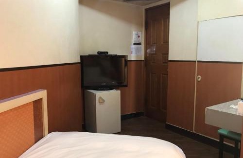 Central District Hotel | Pet-Friendly Huang Kai Hotel with Breakfast & Child Amenities