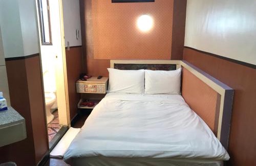 Central District Hotel | Pet-Friendly Huang Kai Hotel with Breakfast & Child Amenities