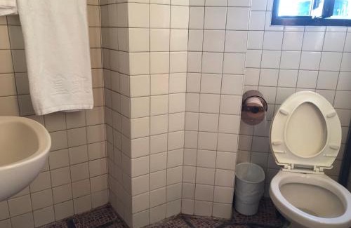 Central District Hotel | Pet-Friendly Huang Kai Hotel with Breakfast & Child Amenities