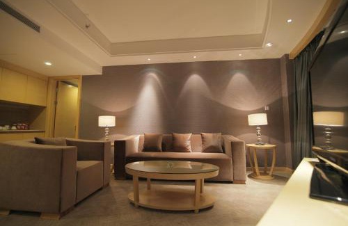 Huangyan Hotel | Discover Comfort at Huangyan Yaoda Hotel with Pool Access