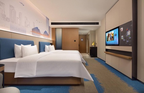 Bao'an Hotel | Convenient Stay at Huanpeng by Hilton Shenzhen Baoan Airport